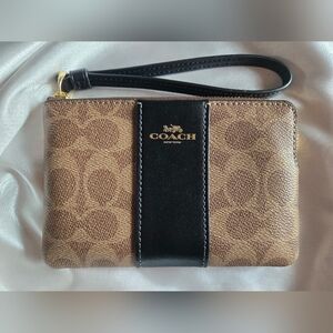 Coach Brown and Black Wristlet New With Tags